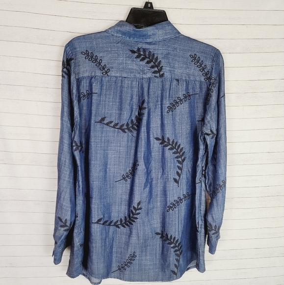 SOFT SURROUNDINGS EMBROIDERED FEATHER CHAMBRAY LONG SLEEVE BUTTON DOWN, SZ LP - Picture 7 of 8
